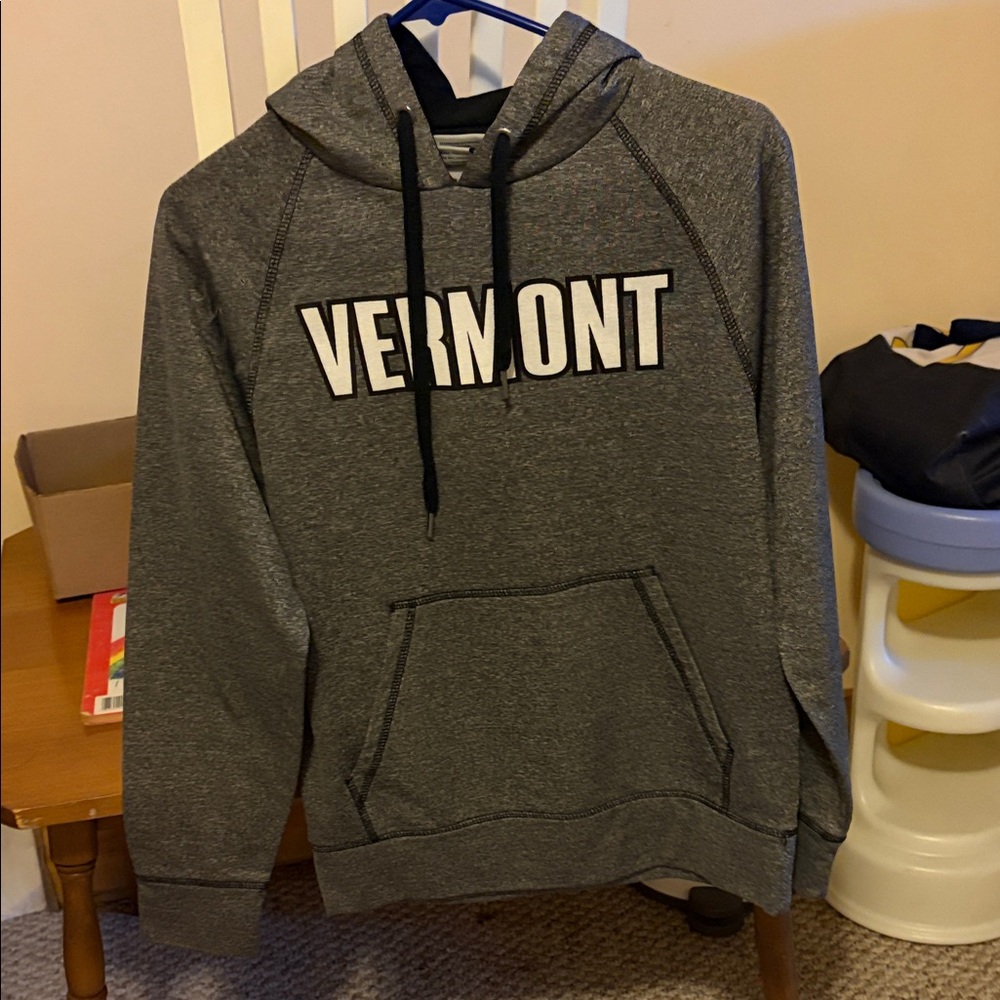 artisans big kids size small Gray Vermont Hoodie